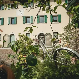 A Casa Di Tom Nocleg ze śniadaniem