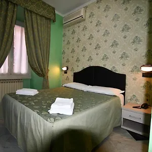 hotel-ferrarese-roma.it-romehotels.com/